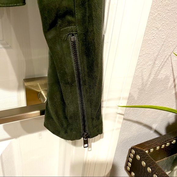 Gianni Bini Army Green Faux Suede Jacket (Size S)🌹 - Picture 6 of 16